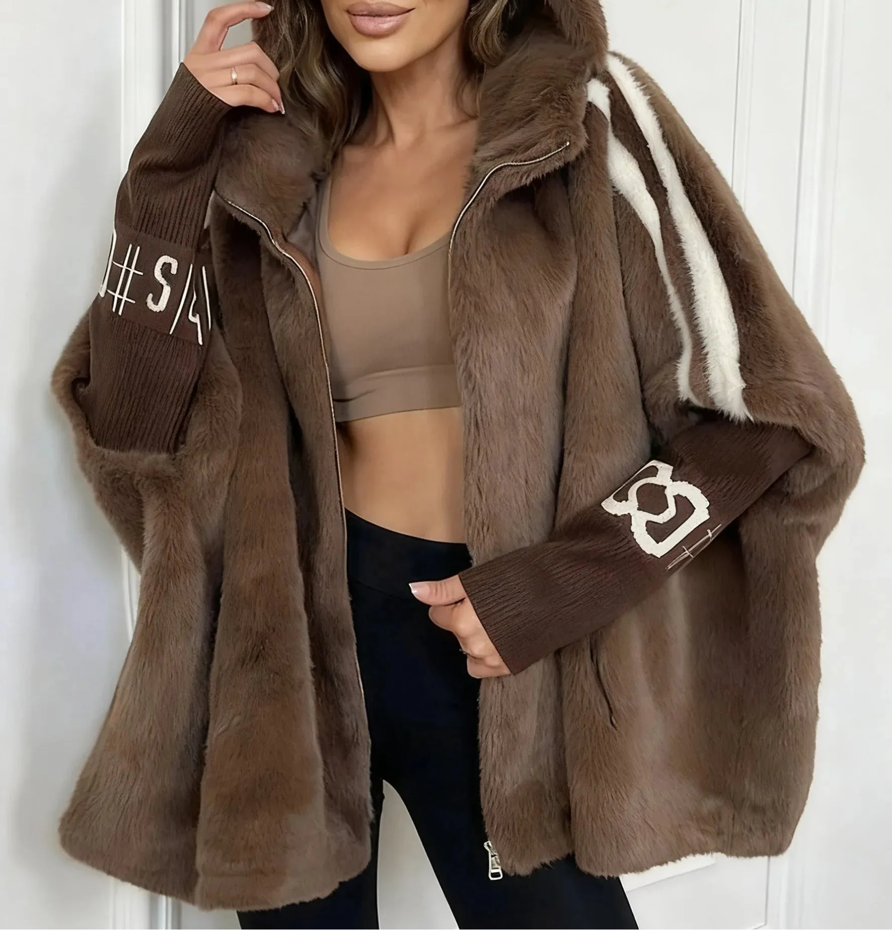 Camila - Chaqueta de pelo con capucha